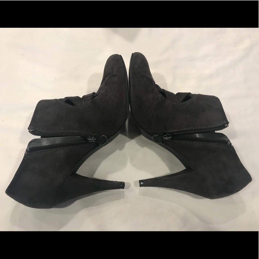 Simply Vera Moas Grey Booties - Picture 6 of 8